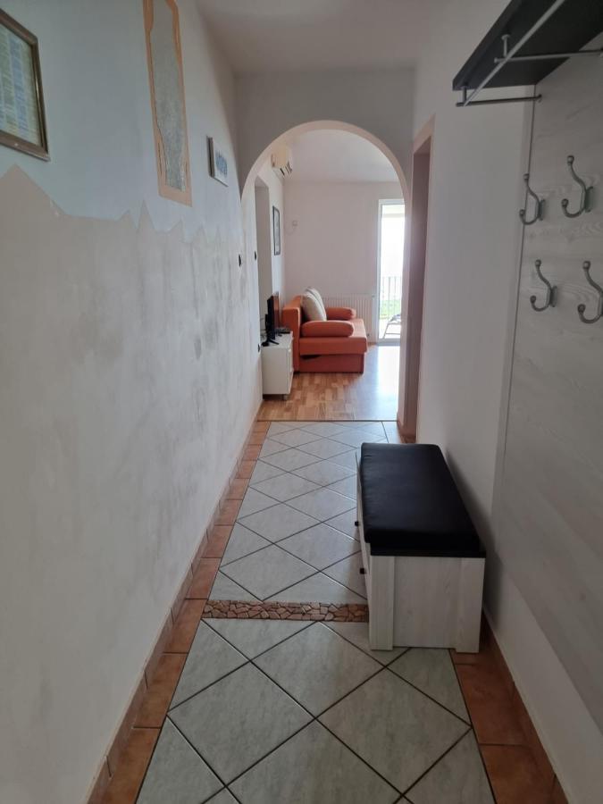 Apartments Katarina Smrika Bagian luar foto