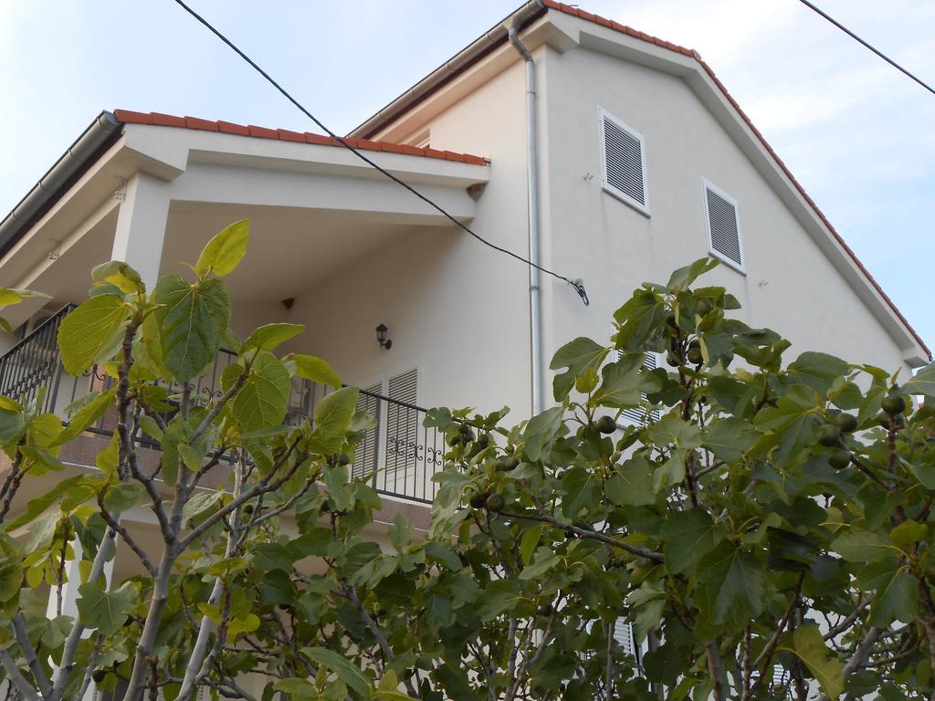 Apartments Katarina Smrika Ruang foto