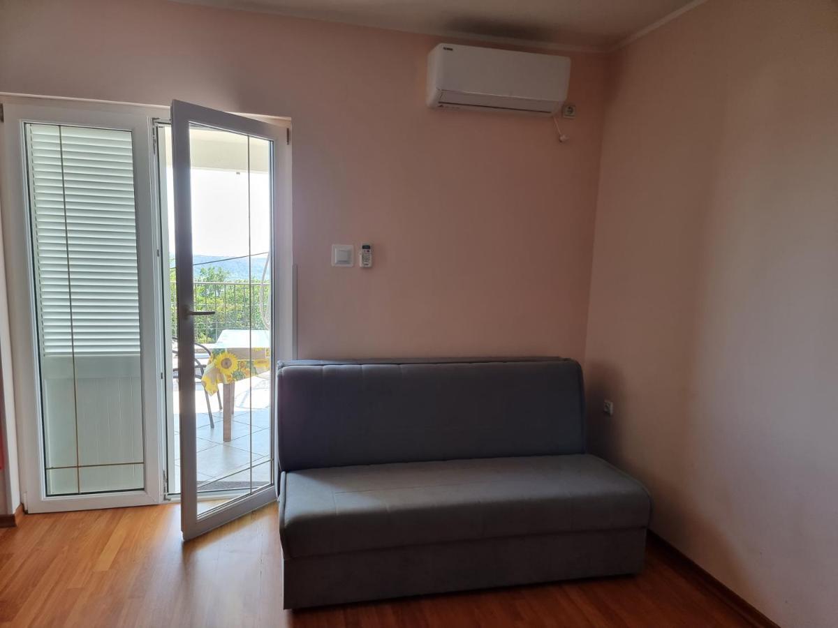 Apartments Katarina Smrika Bagian luar foto