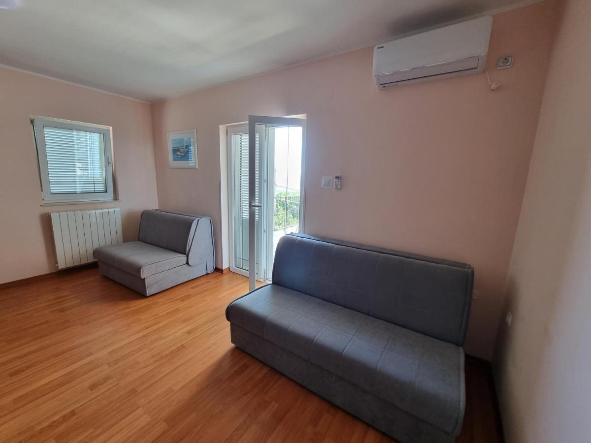 Apartments Katarina Smrika Bagian luar foto