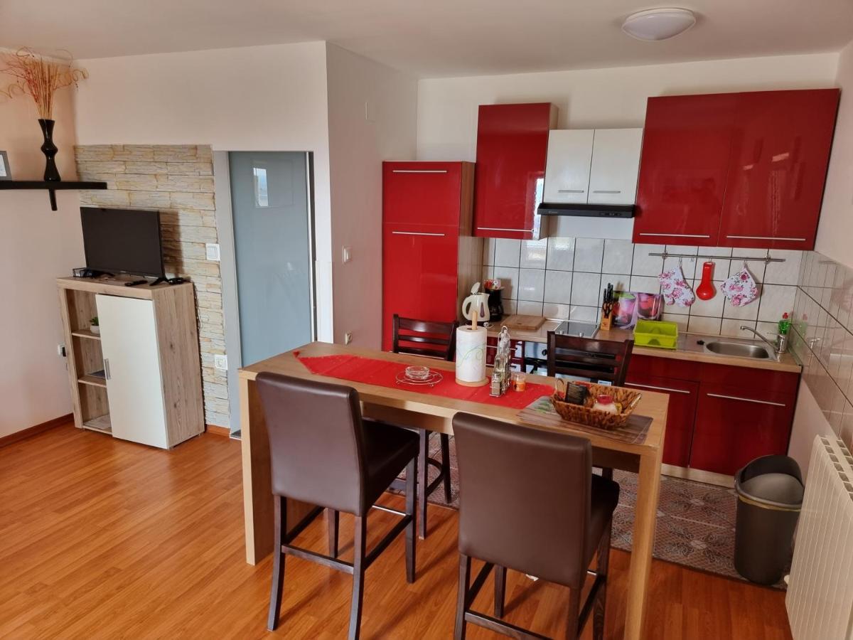 Apartments Katarina Smrika Bagian luar foto